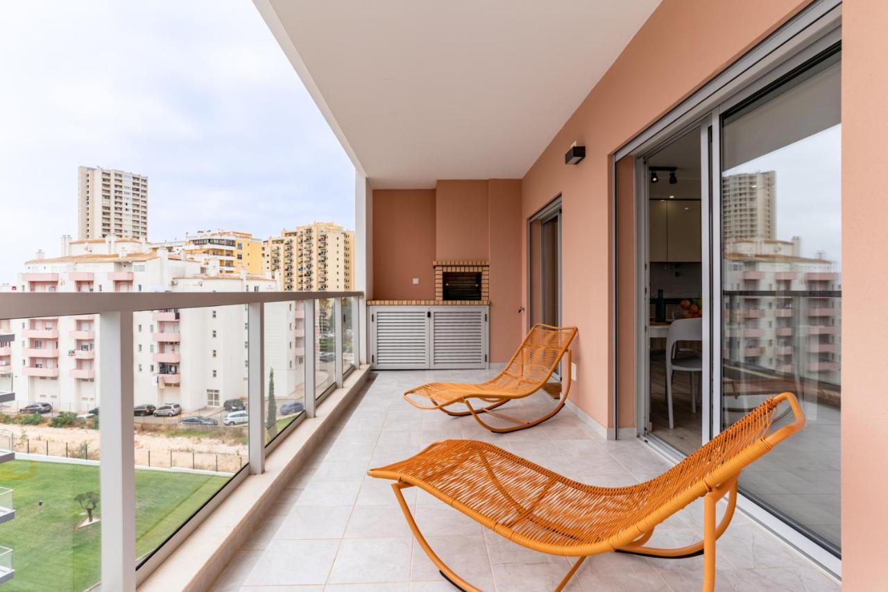Sunny Brand New 2-Bedroom Apt - 500M From Praia Da Rocha With Ac And Pool! Portimão Exteriör bild