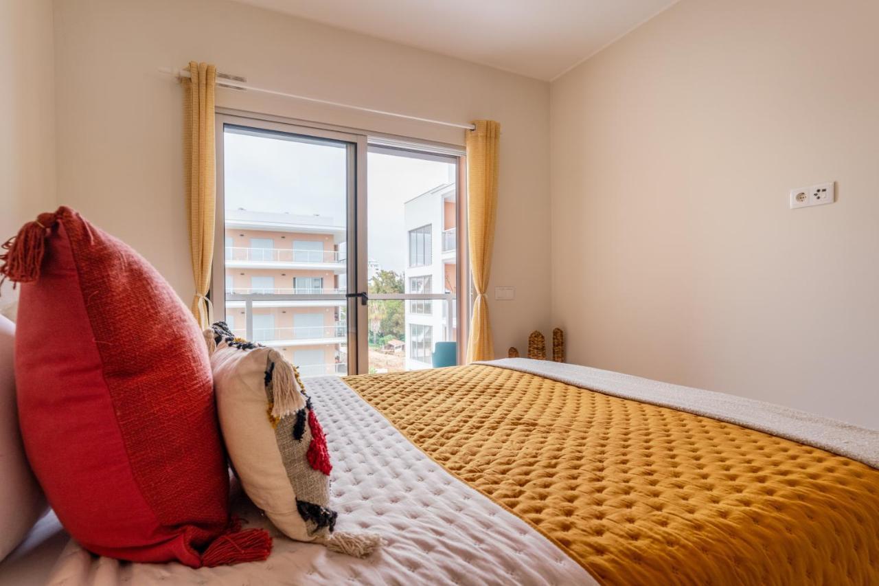 Sunny Brand New 2-Bedroom Apt - 500M From Praia Da Rocha With Ac And Pool! Portimão Exteriör bild