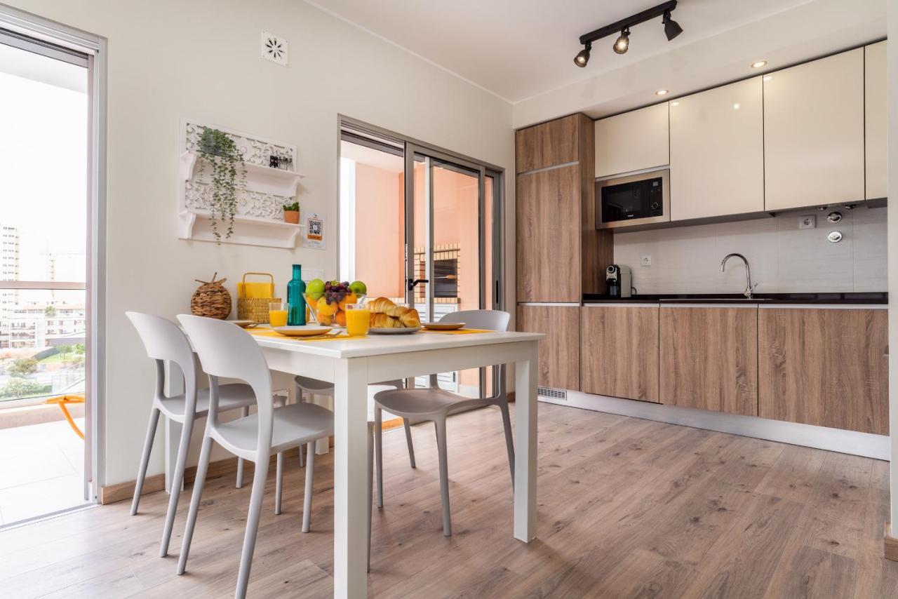 Sunny Brand New 2-Bedroom Apt - 500M From Praia Da Rocha With Ac And Pool! Portimão Exteriör bild
